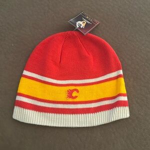 VTG NHL Calgary Flames LOGO Knit Skull Cap Beanie Hat CCM NEW NWT Striped